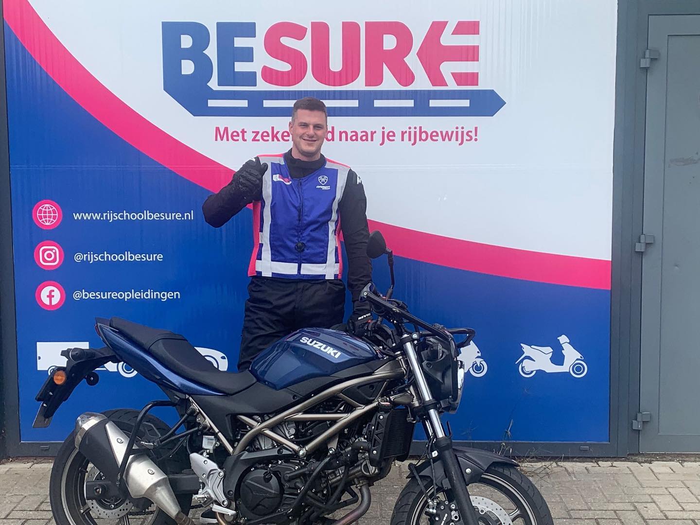 geslaagde van motorrijbewijs spoed